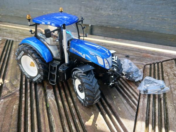 NEW HOLLAND T7.270 blue power Ros
