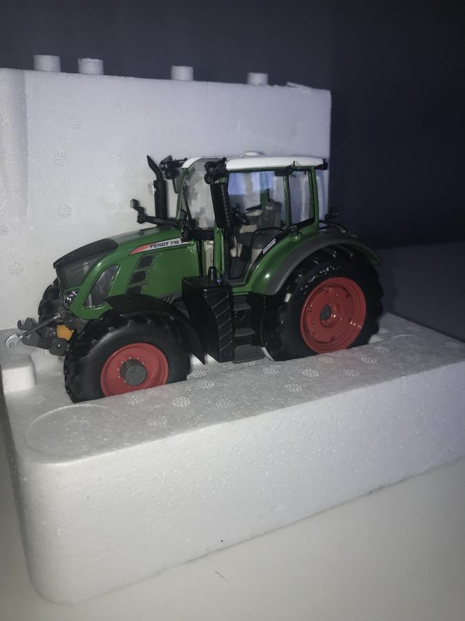 FENDT 718 Vario Ros occasion - Ros 1/32 - Tracteurs simples