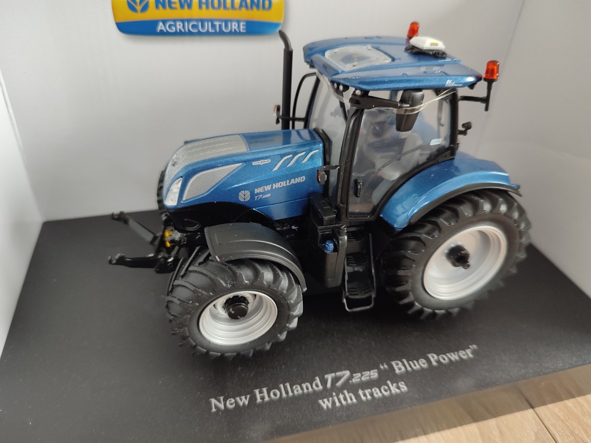 Lucagrismodels - No Farmers No Food !!! Voici l'une des nouvelles  miniatures de la collection, New Holland T7.225 Blue Power avec double  trompette, chausson Trelleborg et Bibendum Michelin ! . . 