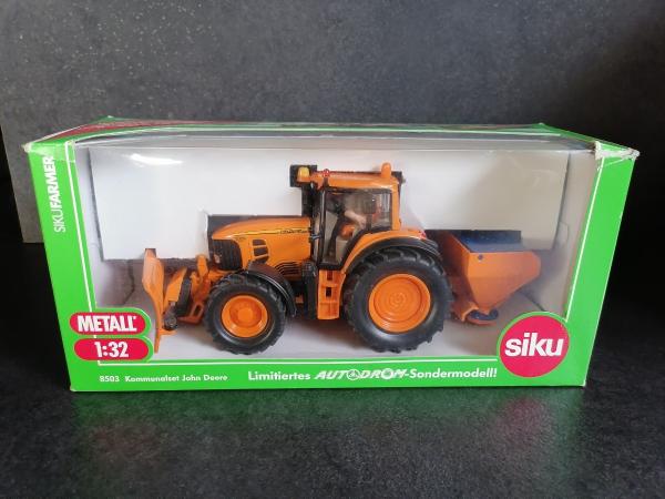 Lot 4 tracteur siku 1/32 occasion - Siku 1/32 - Tracteurs à chenilles -  UniversMini