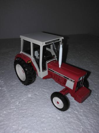 Tracteur miniature International IH 844 Replicagri