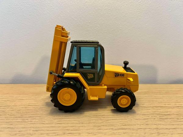 TP/AGRICOLE Chariot élévateur JCB 930