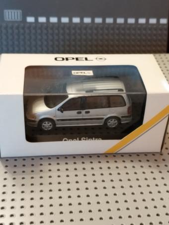 SCHUCO 1/43 OPEL SINTRA boite OPEL