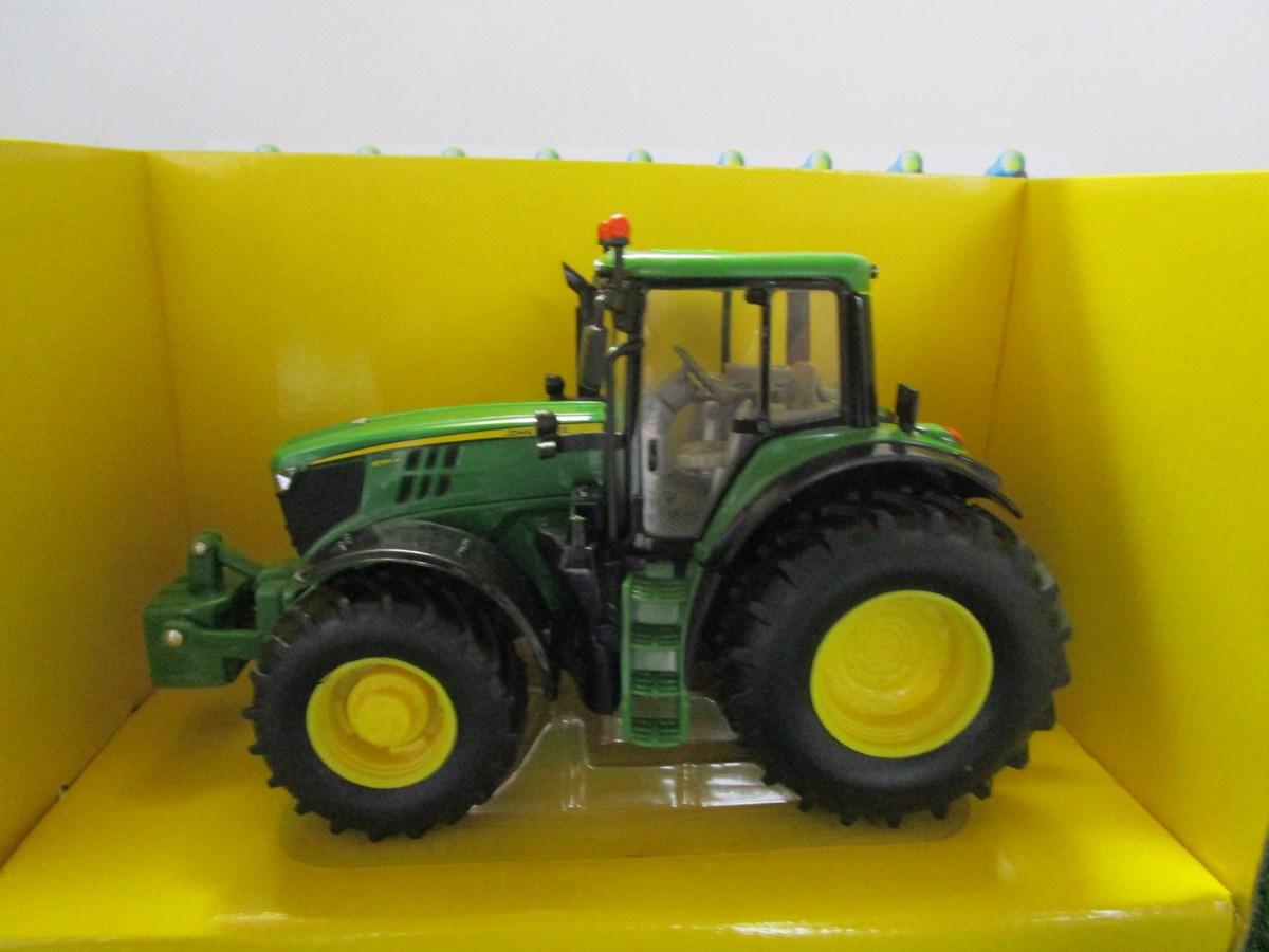Miniature John Deere 6195M Tracteur Agricole Britains
